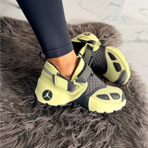 Jordan Shoes - Jordan Trunner LX